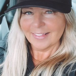 Meet your Posher, Leanne